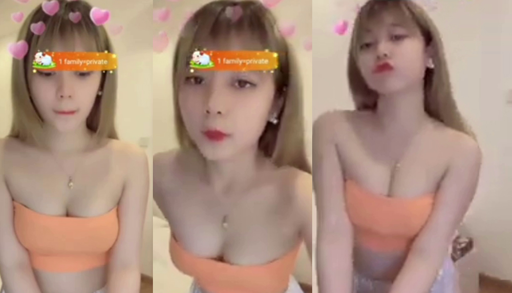 Clip bé Hương Loli mặc váy khoét sâu khoe ngực Quá Gợi Cảm nhảy sexy