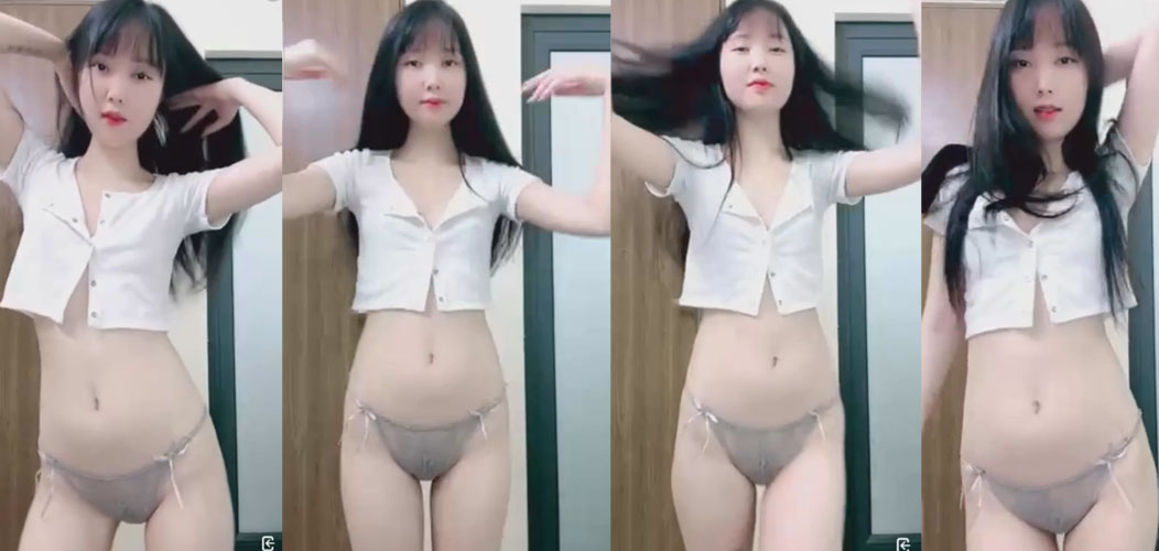 Clip gái teen mới lớn tramanh5p Tram Anh mặc silip khoe body khiêu gợi trên live
