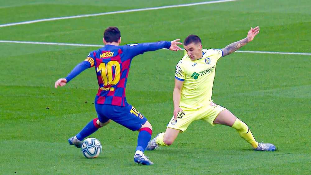 Leo Messi’s Most Extraordinary Moments That Shocked the World! 🐐⚽