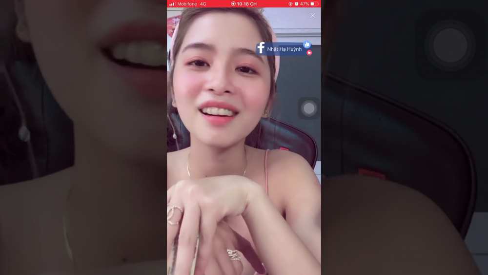 Hot girl Shin Tây Bigo Live lộ ngực và rên cực thích