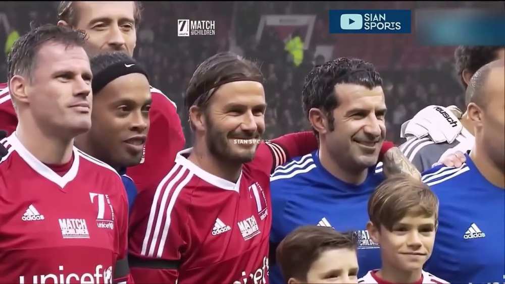 ⚽ David Beckham vs Ronaldinho | Legends Relive Their Prime in an Epic Charity Match