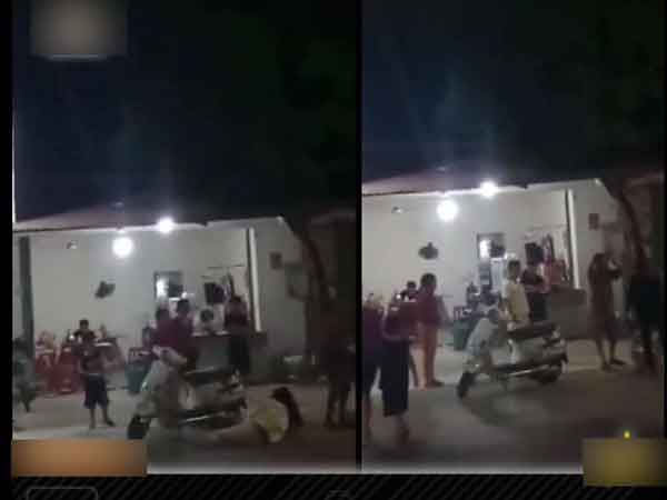 Bạn gái dỗi giữa đường, dỗ mãi không được, chàng trai có hành động BẤT NGỜ NGÃ NGỬA