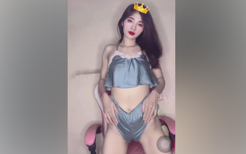 Clip Bé Bơ Bigo Live Khoe Bướm Múp