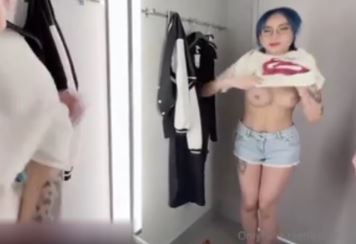 Clip Chibi1311 đi shopping thay đồ lộ hàng nóng nhạy cảm