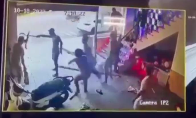 Clip giang hồ Nha Trang đánh nhau hỗn chiến ÁC LIỆT ở quán karaoke