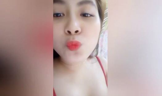Clip Cô Giáo Trần Trân Livestream Sexy Gợi Cảm Trên Giường
