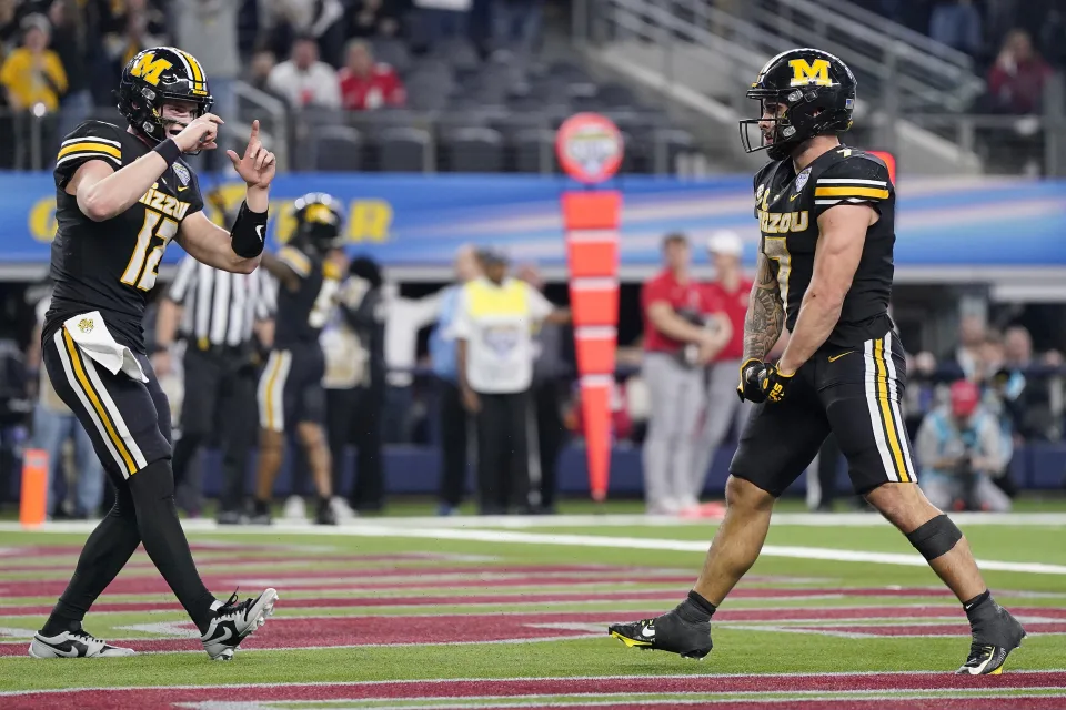 CLIP Cody Schrader gets Mizzou on the board