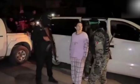 Israeli hostage Rimon Kirsht gives Hamas captor a death stare at release