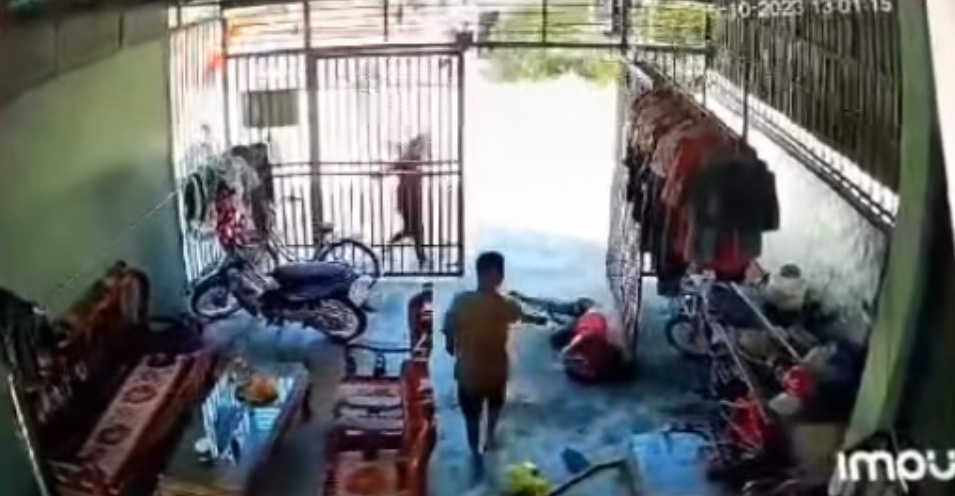 KINH HOÀNG Clip chồng chém vợ như băm chuối ở Quảng Ninh