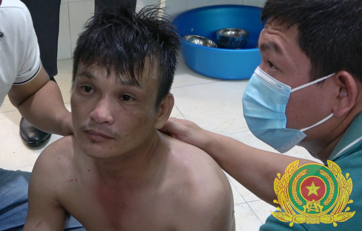 Giải cứu thành công 3 bé bị kẻ Ngáo Đá cầm dao khống chế tại trường mầm non