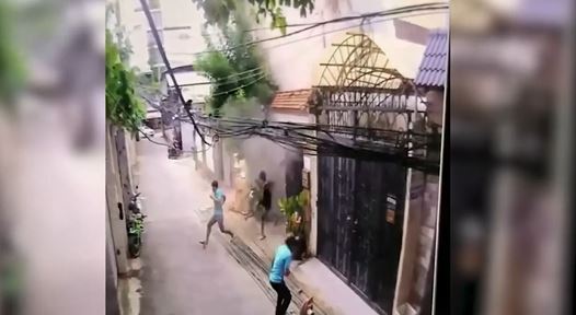 Video nhà 4 tầng Đổ Sập ở TPHCM 2 người chạy thoát trong gang tấc