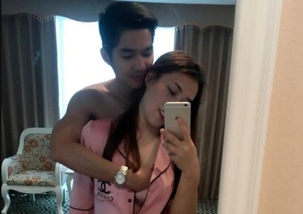 Cặp đôi lộ clip nóng