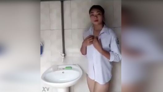 Clip Em Nữ Sinh Show Hàng Body Siêu ĐẸP Gợi Cảm