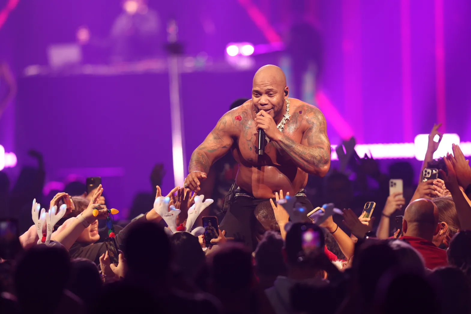 Video Inside iHeartRadio Y100’s Jingle Ball 2023