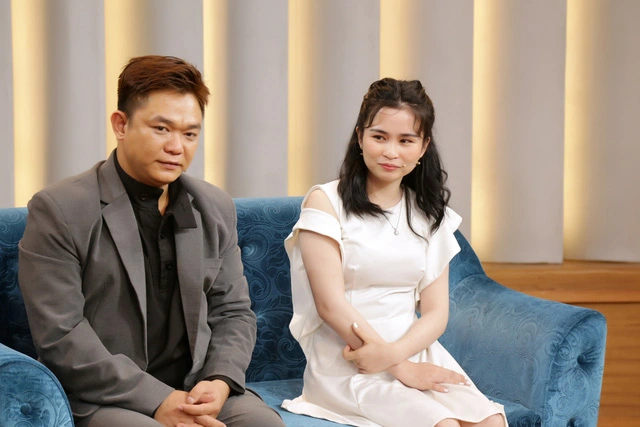 Nhạc sĩ Ai Chung Tình Được Mãi Đông Thiên Đức, Nhạc sĩ Ai chung tình được mãi là ai, Nhạc sĩ Đông Thiên Đức là ai, Nhạc sĩ Đông Thiên Đức, Ai Chung Tình Được Mãi do ai sáng tác, Ai sáng tác Ai Chung Tình Được Mãi, Những ca khúc hot của Đông Thiên Đức, Những ca khúc hay nhất của Đông Thiên Đức, Nhạc sĩ Đông Thiên Đức từng đi bán cá ngoài chợ, Nhạc sĩ Đông Thiên Đức là lập trình viên, Nhạc sĩ Đông Thiên Đức code Web, Clip giải trí, Video giải trí, Tin tức Giải trí