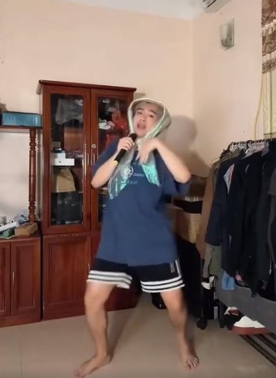 Clip thanh niên nhái giọng Hoàng Thùy Linh cà khịa chính chủ cũng phải chào thua